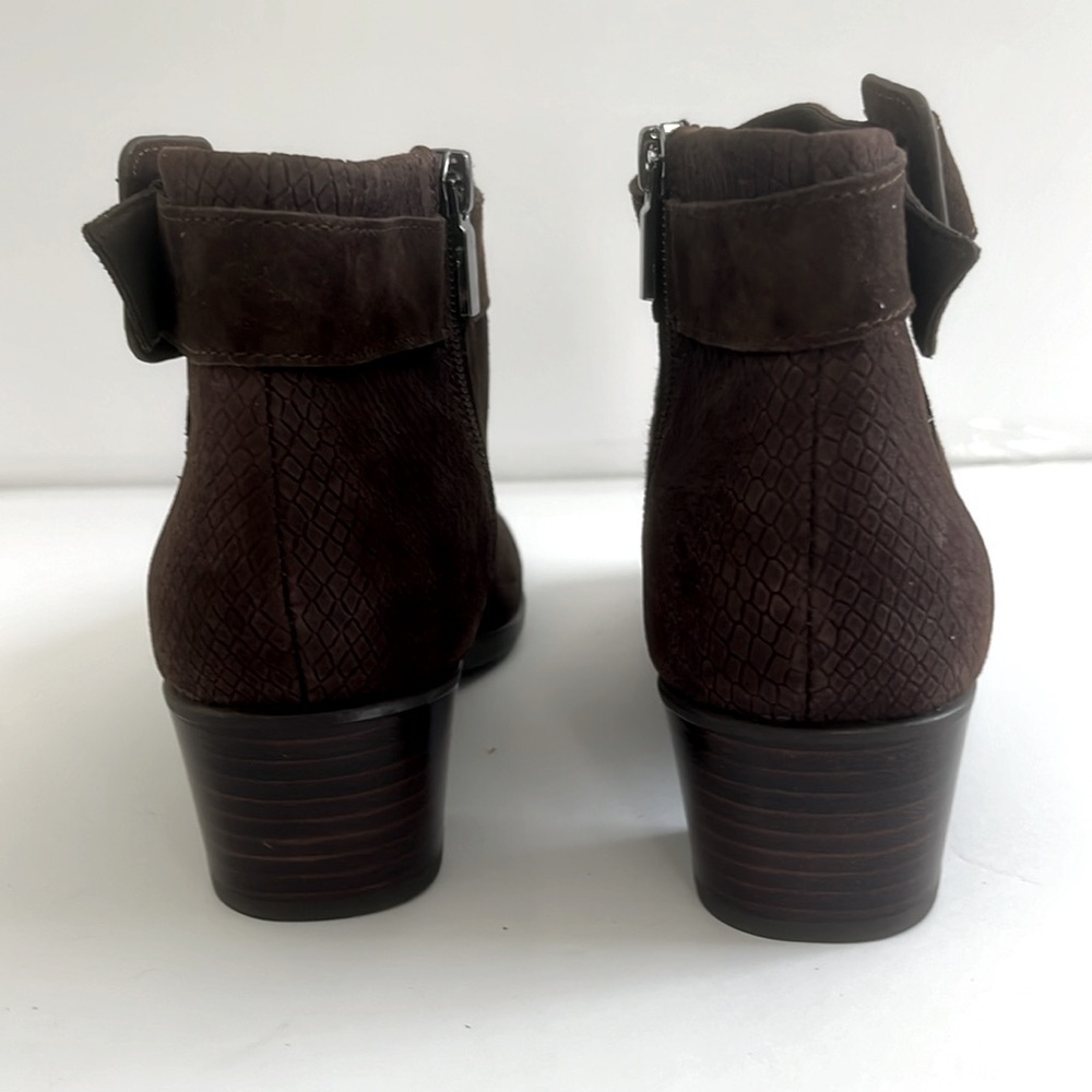 Munro $250 Callie Espresso Suede Booties Boots Stacked Heel Shoes Size 8N New - Picture 6 of 7